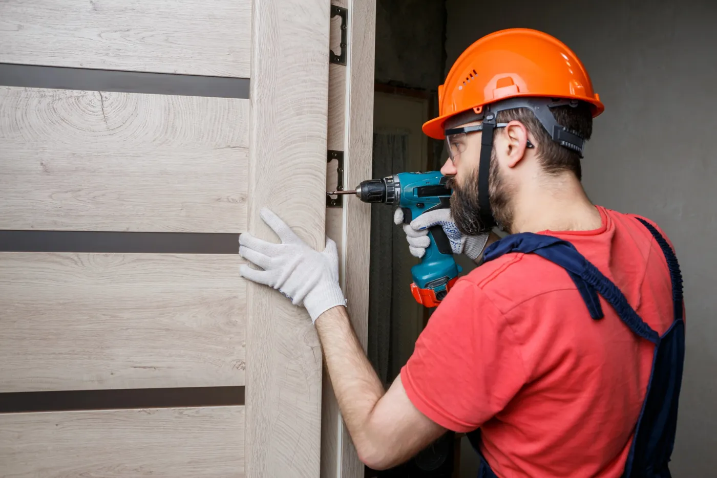 Porte blindée de haute sûreté installée à l'entrée d'un logement